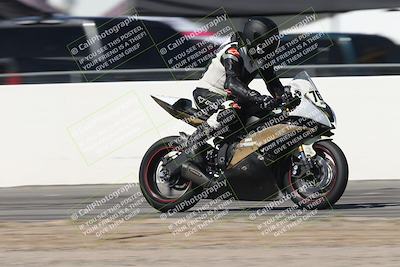 media/Oct-05-2025-CVMA (Sun) [[beeef4f201]]/Race 2-Supersport Middleweight/